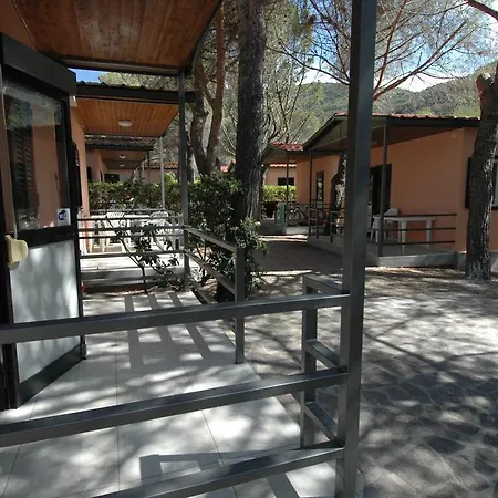 אתר קמפינג Village Sole E Mare Rio dellʼElba